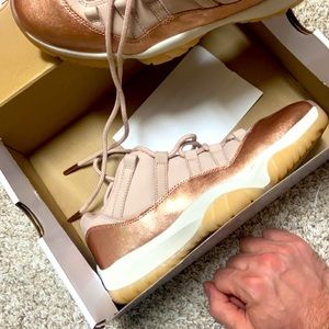 ROSE GOLD Jordan 11